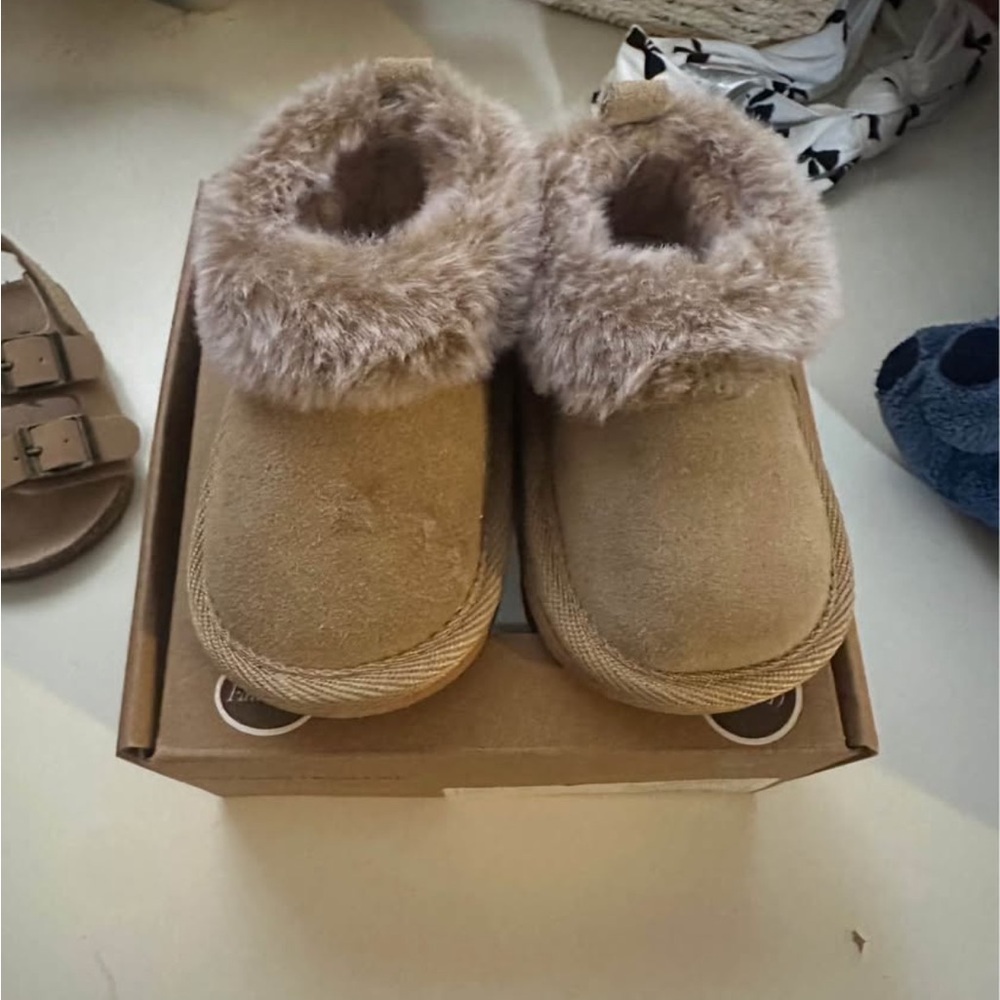 BearPaw Tan Suede Slippers with Plush Lining